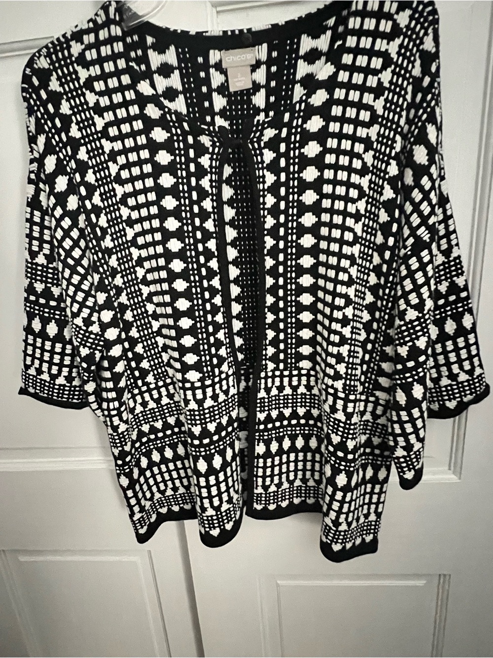 Chico's Black and White Geometric Tie-Front Tunic. Chico’s size 2.
